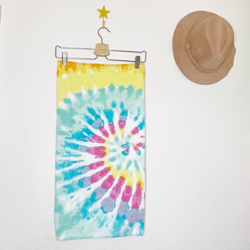Vintage 90’s Tie Dye Beach Pool Summer Towel